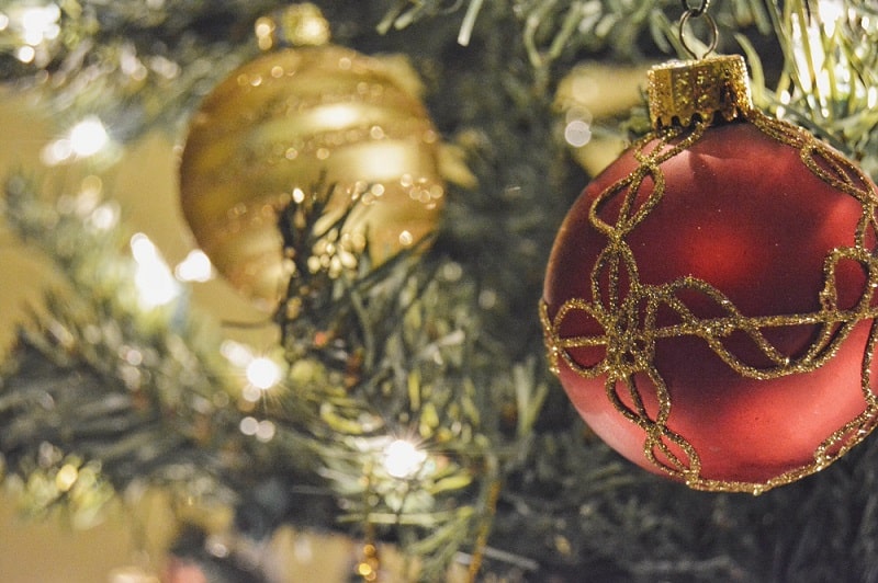 8 Eco-Friendly Ways to Dispose of Christmas Holiday Waste
